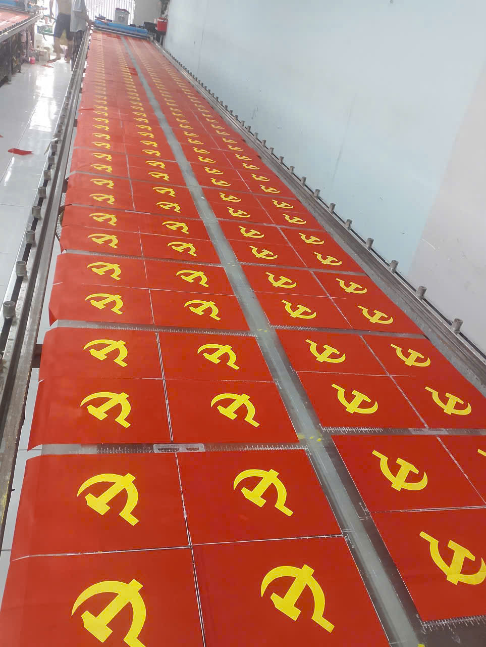 TUYỂN DỤNG PHỤ VIỆC XƯỞNG IN QUẦN ÁO – LÀM VIỆC NHẸ NHÀNG