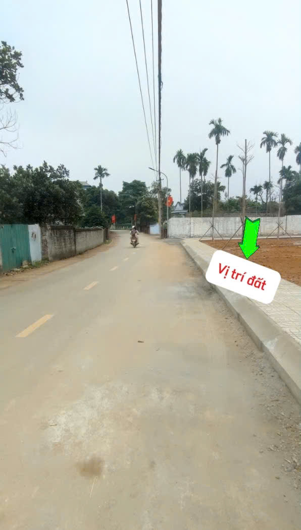 Bán gấp trong tuần mảnh đất view hồ cực đẹp giá chỉ 3,x tỷ.