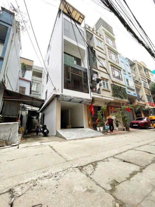 Nhà Hoàng Liệt-45m2 x5T, ngõ oto tránh, thông,xây mới,thang máy,nhỉnh 13 tỷ