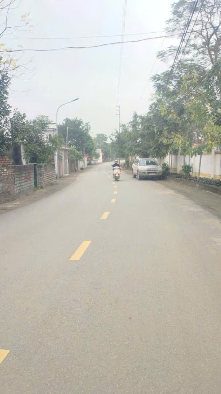 Cần bán gấp miếng đất đẹp trung tâm Hòa Lạc, sổ đỏ sẵn, rẻ nhất khu vực.