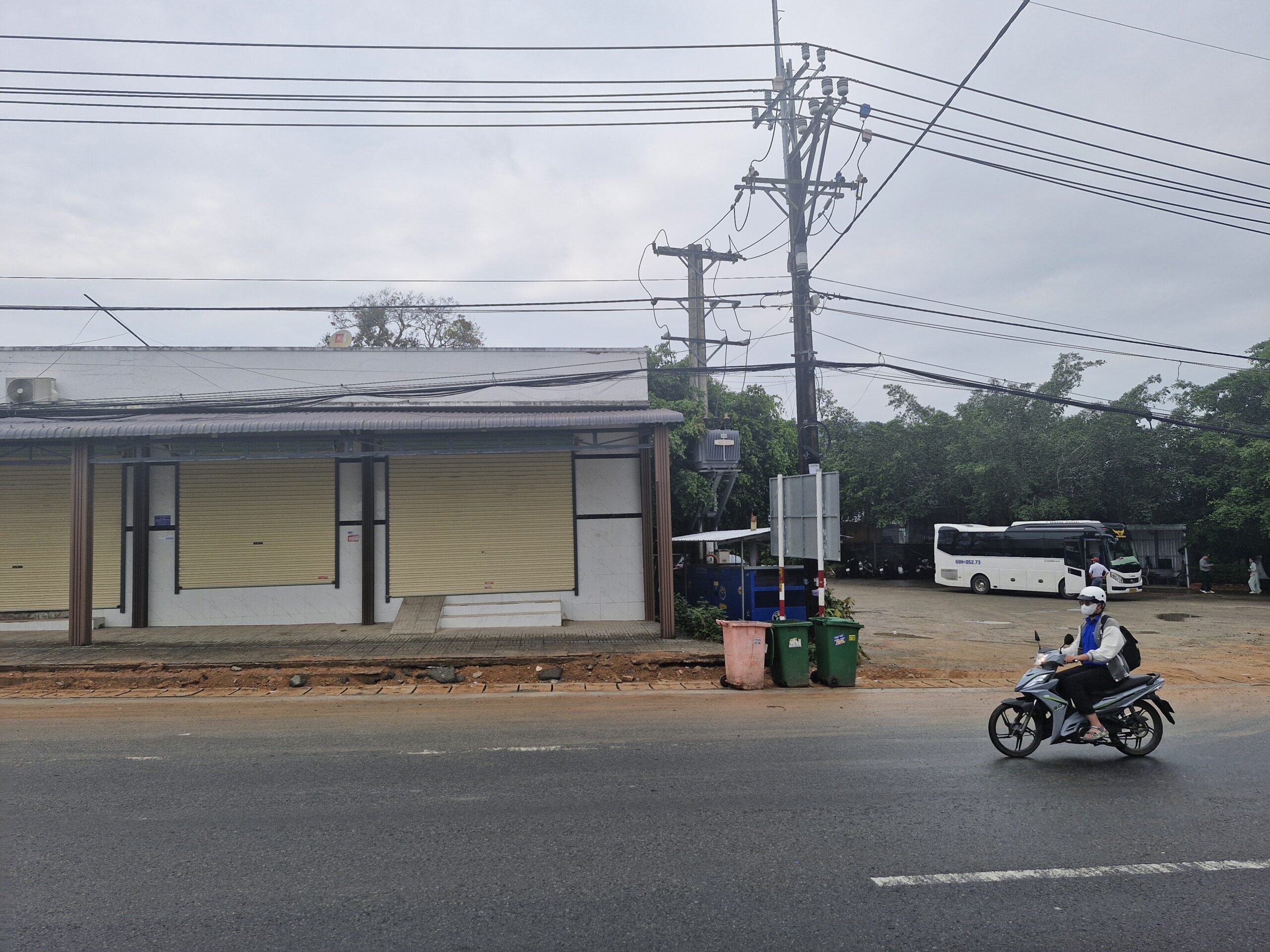 Nhà cho thuê mặt tiền đường lớn DT47 Dương Tơ Phú Quốc – 2PN 2WC – Diện tích 11x20m – 12tr/tháng