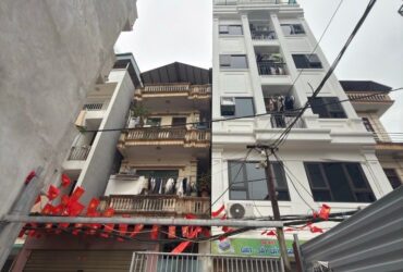 Bán nhà Xuân Đỉnh ngõ thông oto 79m2- 3 tầng- giá 13 tỷ.