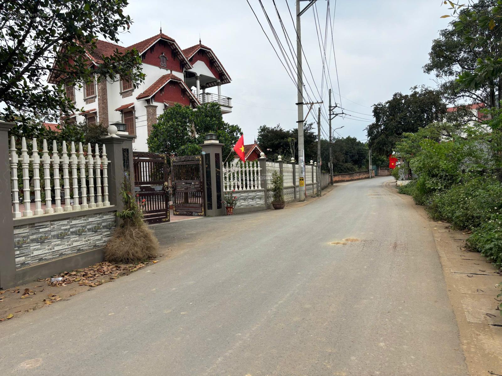 Cần tiền bán gấp 208m2 cạnh khu Công Nghệ Cao giá rẻ.