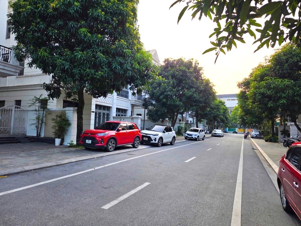 BÁN BIỆT THỰ VINHOMES RIVERSIDE 176M2 – ĐẲNG CẤP GIỚI TINH HOA – QUỸ CĂN KHAN HIẾM 0372311369