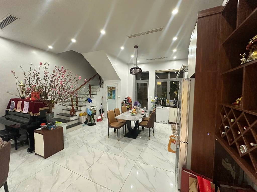 Bán nhà phân lô Bộ Quốc Phòng Thạch Bàn 96m2, MT 7.7m, vỉa hè, 17.8 tỷ 0372311369