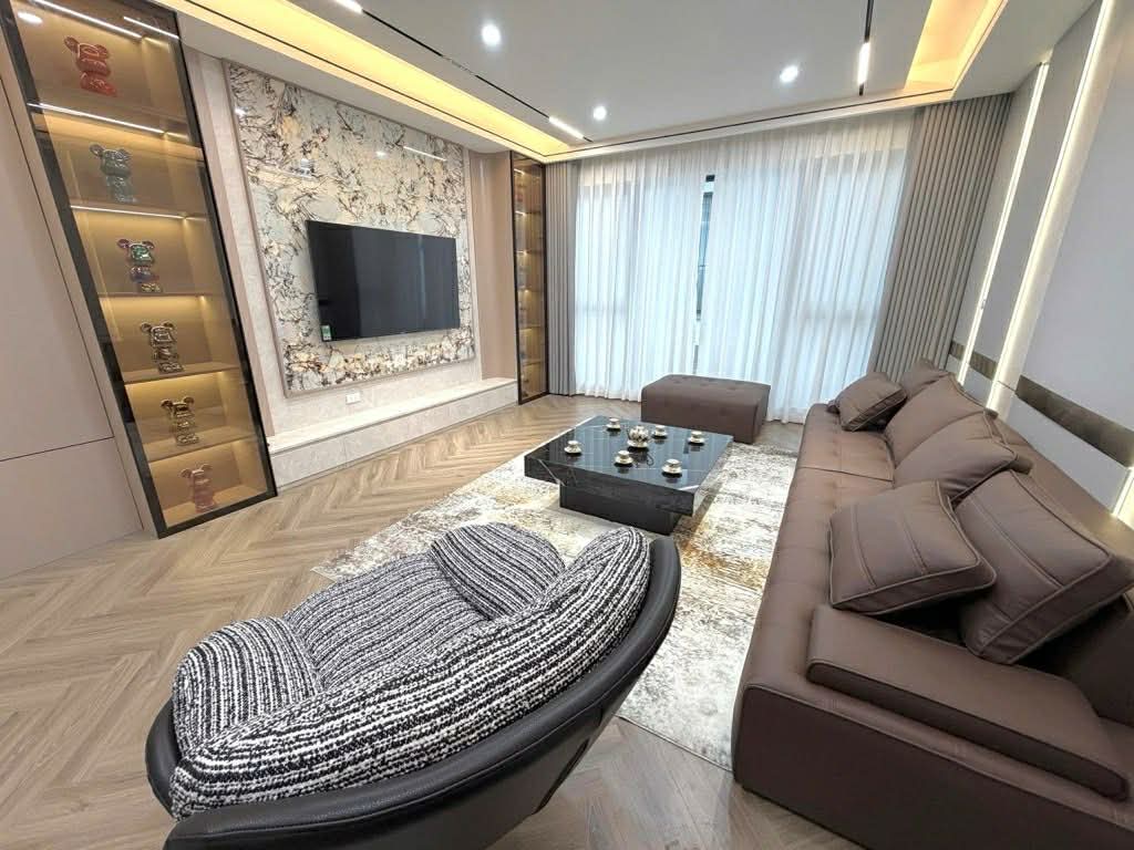 Ngọc Thuỵ, 7 tầng thang máy, ôtô tránh, kinh doanh, full nội thất