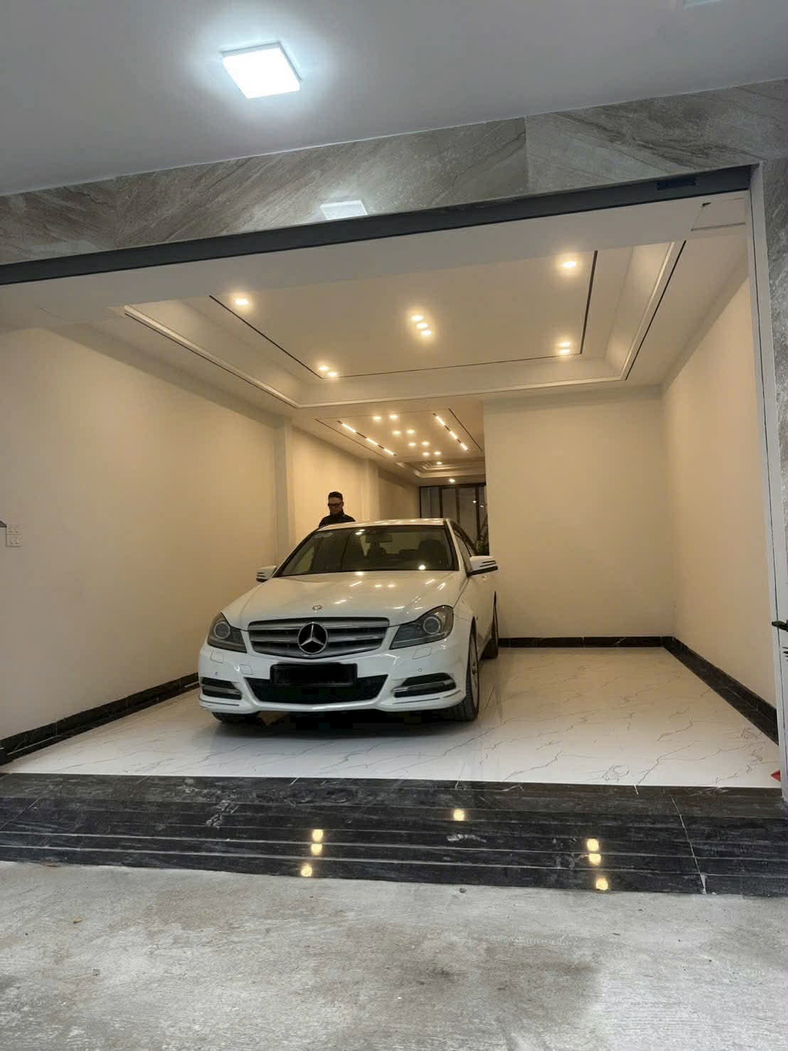 nhà đẹp Ngọc Lâm, 80m x 6 tầng, MT 4.8m, gara, thang máy, full nội thất