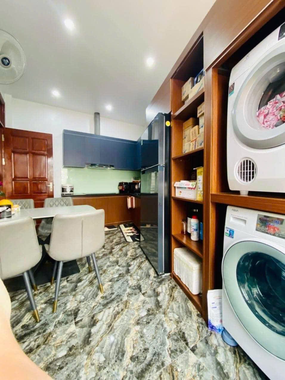 bán nhà 3 tầng mặt đường ngô thì nhậm gần cầu công trắng, giá chỉ 46xx mà kinh doanh rất tốt