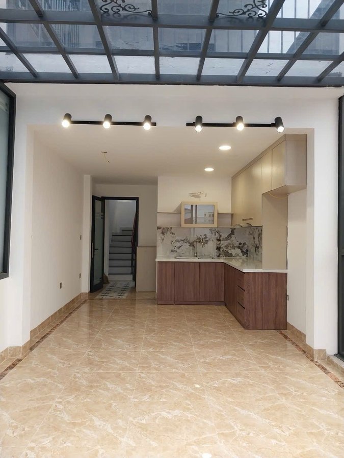 Bán Nhà Thịnh Liệt 45m2.  6 tầng. mặt tiền 3.5m. giá 19.5 Tỷ Hoàng Mai Hà Nội