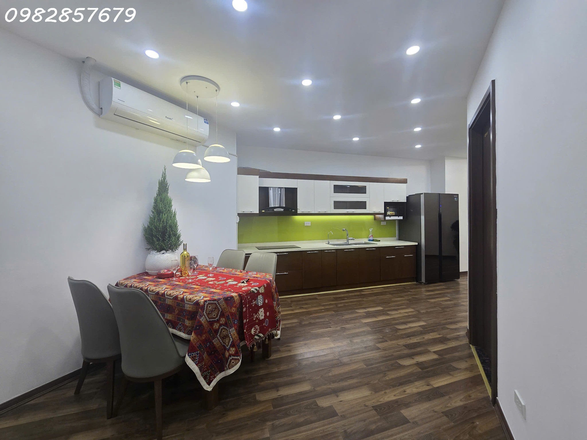 Chính chủ gửi  bán CH Phú Gia Residence Nguyễn Huy Tưởng 103m2 3PN full đồ đẹp