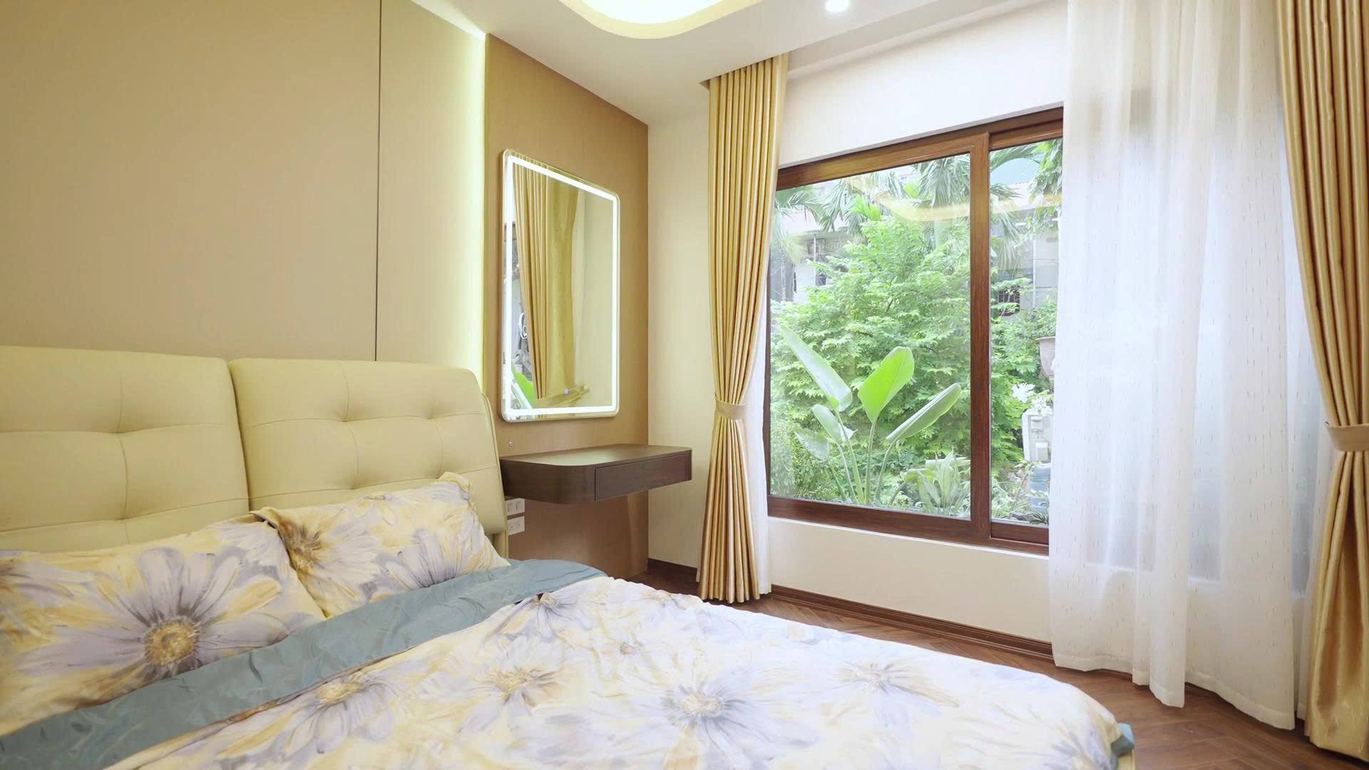 BÁN NHÀ #CHÍNH #CHỦ- TRUNG TÂM #CẦU #GIẤY- GIÁ ĐẸP NHẤT- TẶNG NỘI THẤT- THANG MÁY-5 TẦNG _49M2- Ô TÔ ĐỖ CỬ🏠ACHỈ #12X TỶ
🏡🏠CĂN DUY NHẤT, SIÊU PHẨM THIẾT KẾ HIỆN ĐẠI