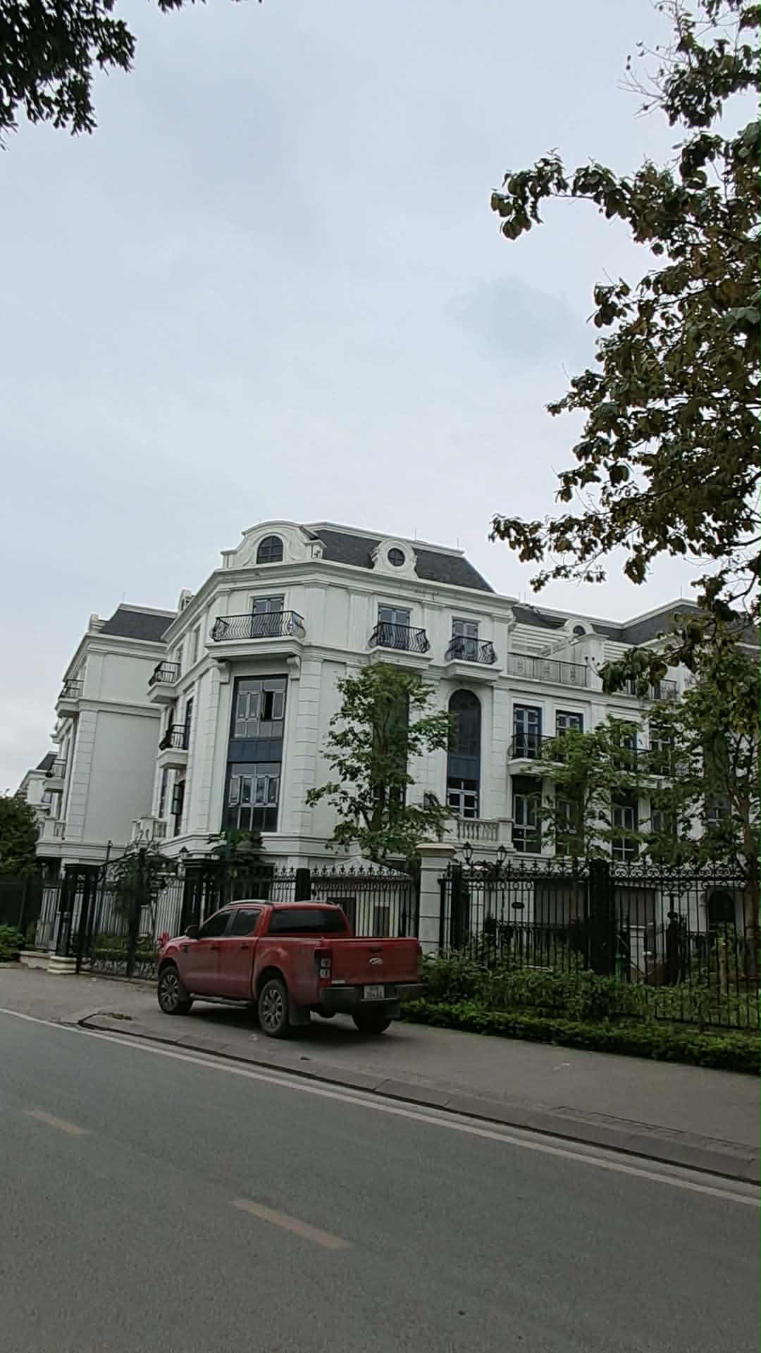 [SUẤT NGOẠI GIAO DUY NHẤT] – KIỆT TÁC TÂN CỔ ĐIỂN PHÁP GIỮA LÒNG ELEGANT PARK VILLA THẠCH BÀN 110M2 ~ 30 Tỷ