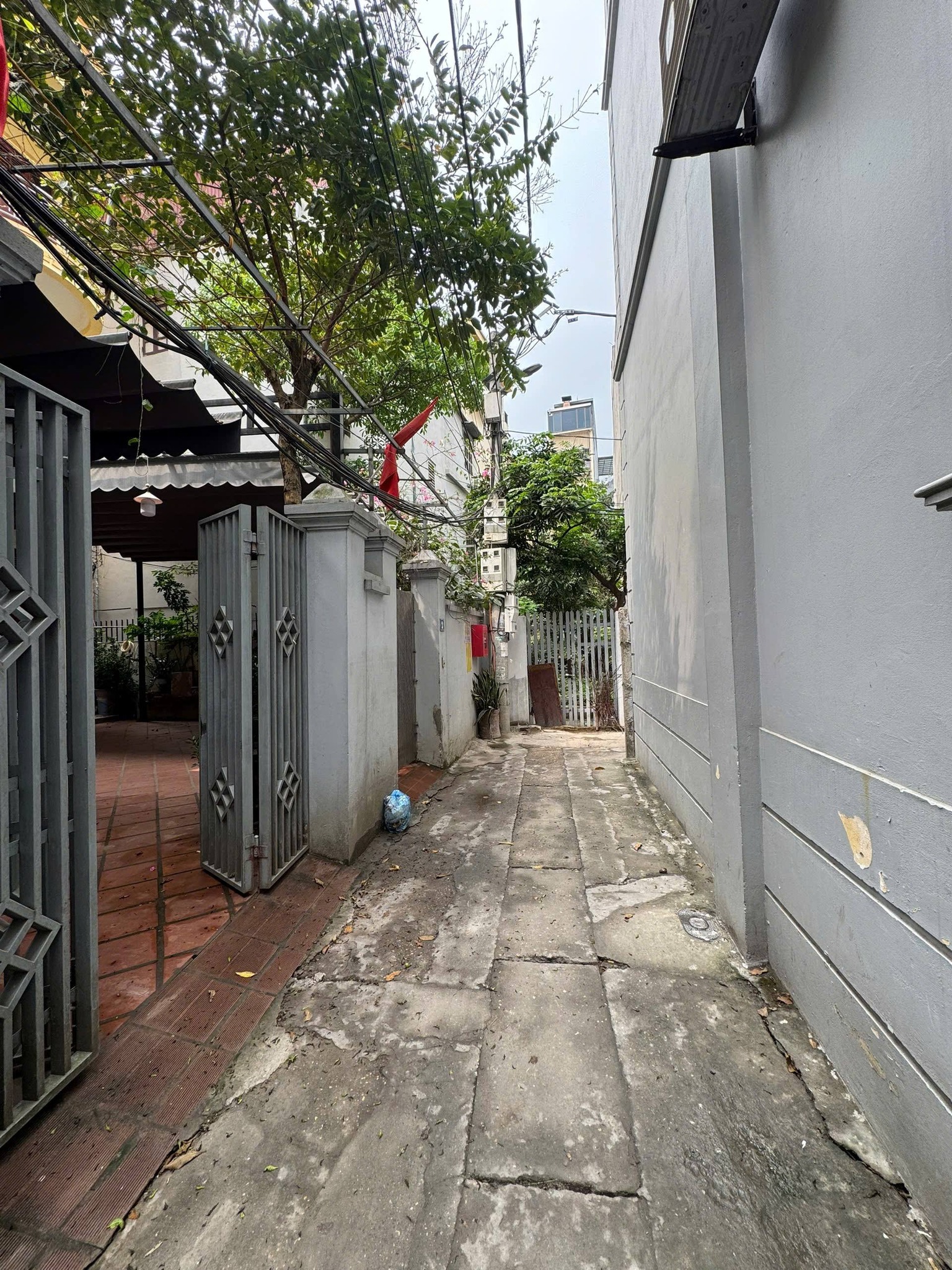 Bán nhà Xuân Đỉnh nở hậu, gần chợ 92m2- 2 tầng- giá 19,8 tỷ