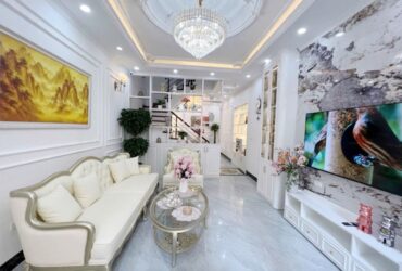 Nhà kim giang, 62mx4 tầng,oto đỗ cửa,giá 10,8 tỷ,sổ đỏ,cực đẹp