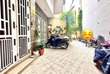 Bán Nhà Trương Định 30m2.  5 tầng. mặt tiền 3.5m. giá 9.8 Tỷ Hai Bà Trưng Hà Nội