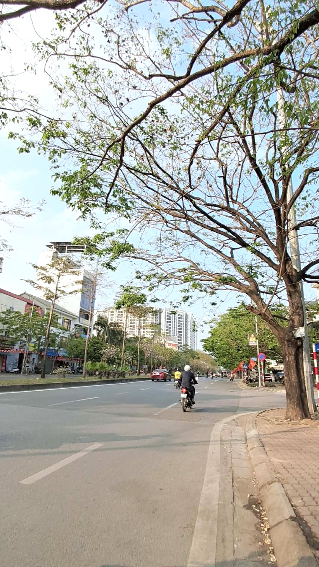 BÁN ĐẤT MẶT PHỐ VIỆT HƯNG – 56M2 – 1X TỶ- KINH DOANH – VIEW CÔNG VIÊN [0372311369]