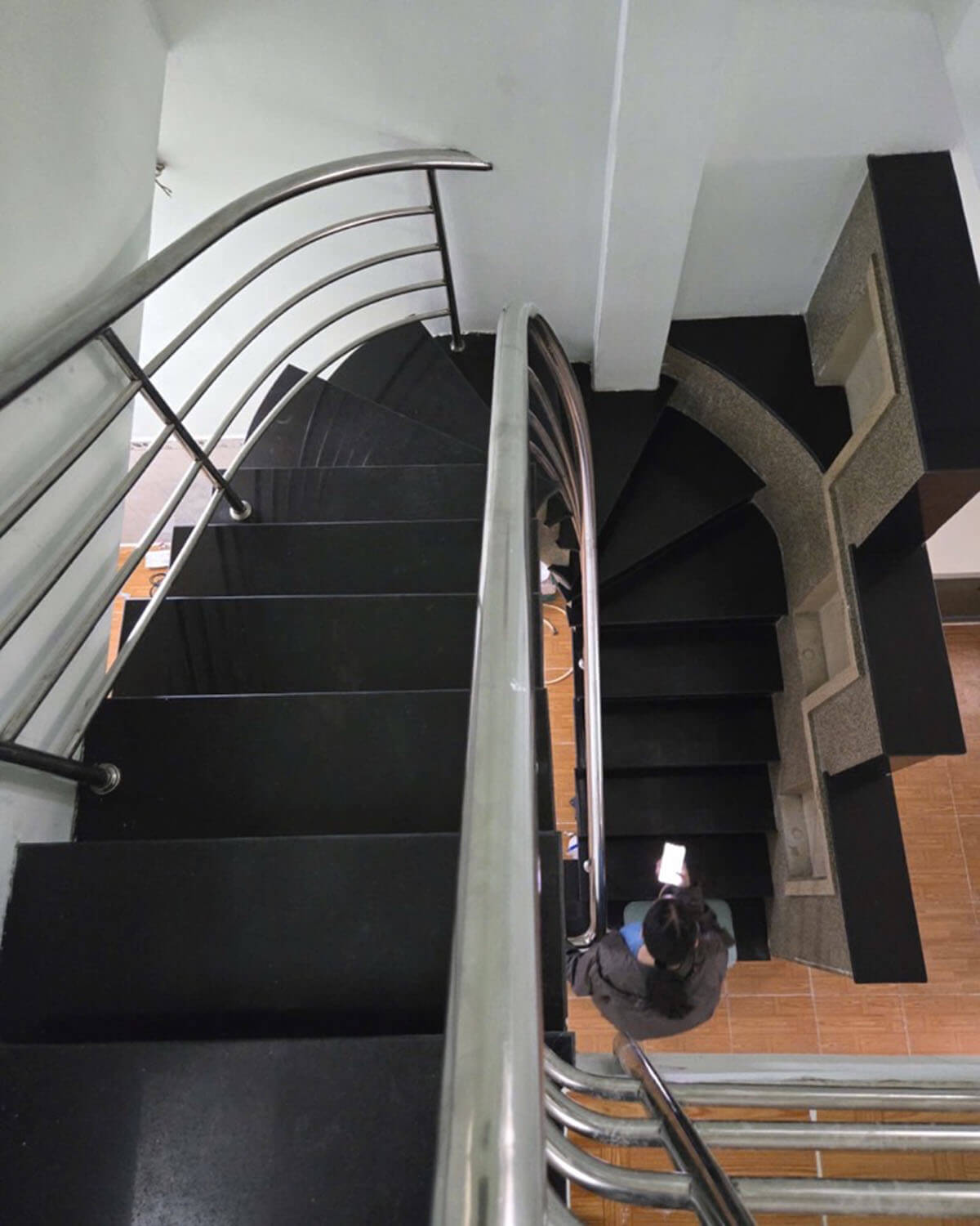 Bán nhà Q7: 35m2, 2 tầng, 2pn, sổ hồng, hẻm Huỳnh Tấn Phát, gần KCX Tân Thuận. giá 3.5 tỷ,