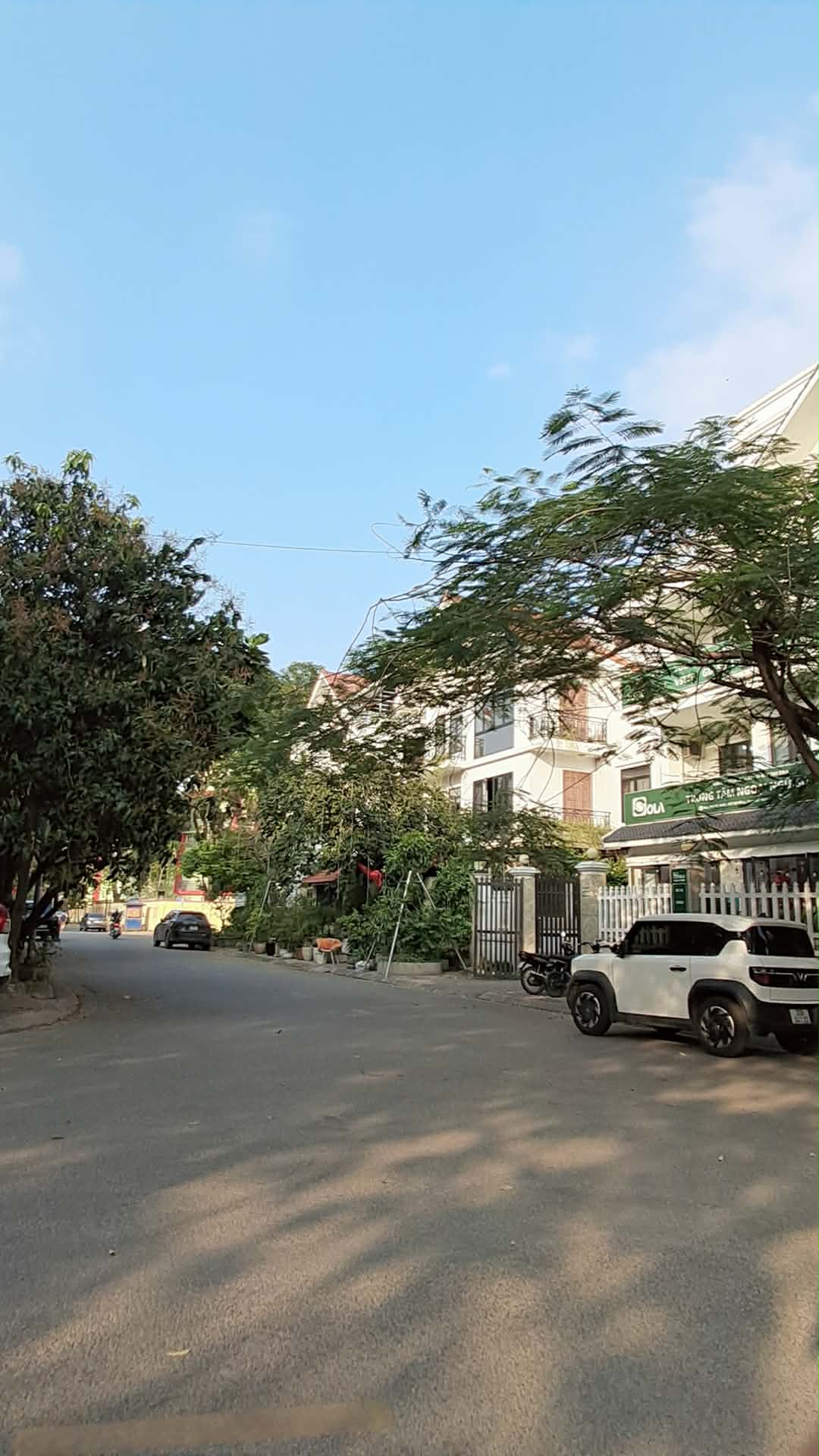 Bán nhà phân lô Bộ Quốc Phòng Thạch Bàn 96m2, MT 7.7m, vỉa hè, 17.8 tỷ 0372311369