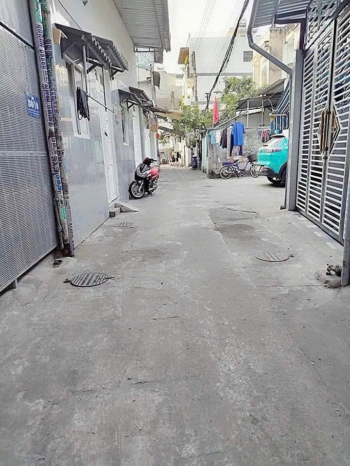 Bán nhà Dĩ An,SHR thổ cư, đường xe hơi, gần Vincom Dĩ An,giá rẻ