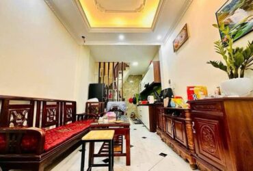 Bán Nhà Tân Mai 27m2. 4 tầng. mặt tiền 3m. giá 8.3 Tỷ Hoàng Mai Hà Nội