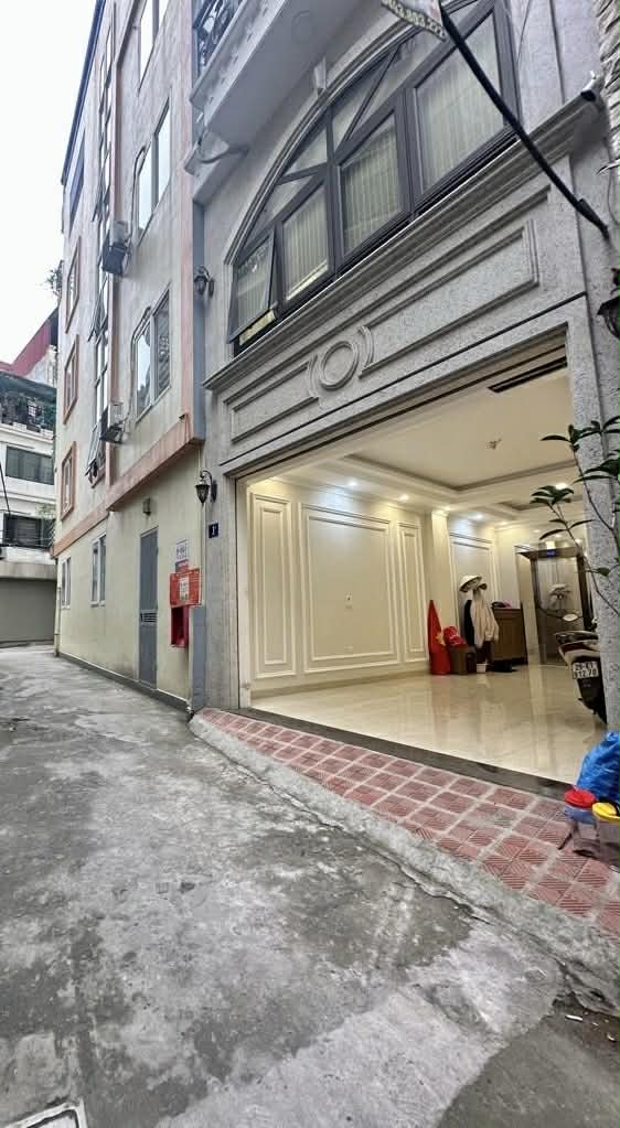 nhà lõi Bồ Đề, 6 tầng, thang máy, gara, gần hồ điều hoà, 1 nhà ra ôtô tránh