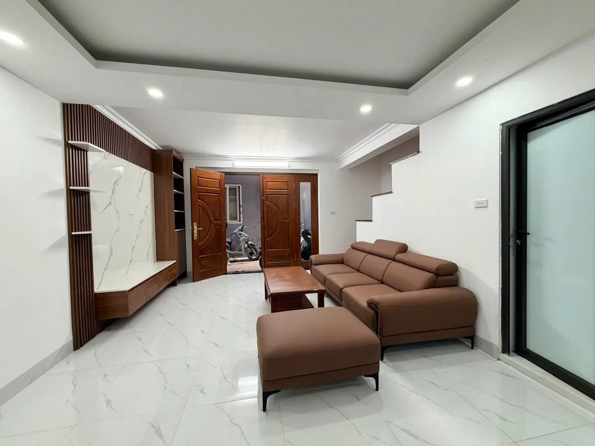 Bán Nhà Phan Kế Bính 43/50m2. 5 tầng. mặt tiền 5.2. giá chỉ 13.9 Tỷ Ba Đình Hà Nội