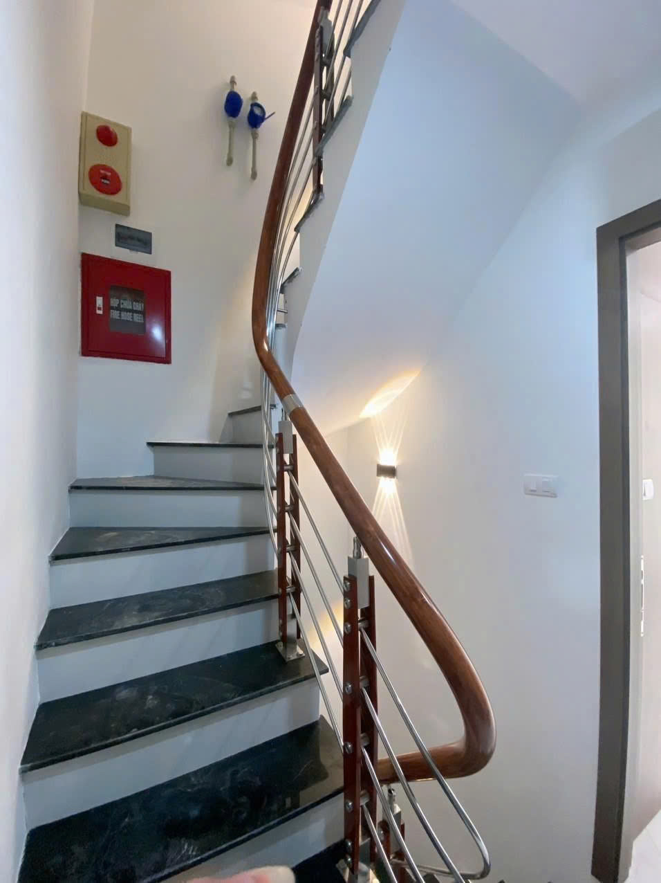 Bán Nhà An Trạch  50m2. 7 tầng. mặt tiền 4m. giá đẹp 13.3 Tỷ Đống Đa Hà Nội