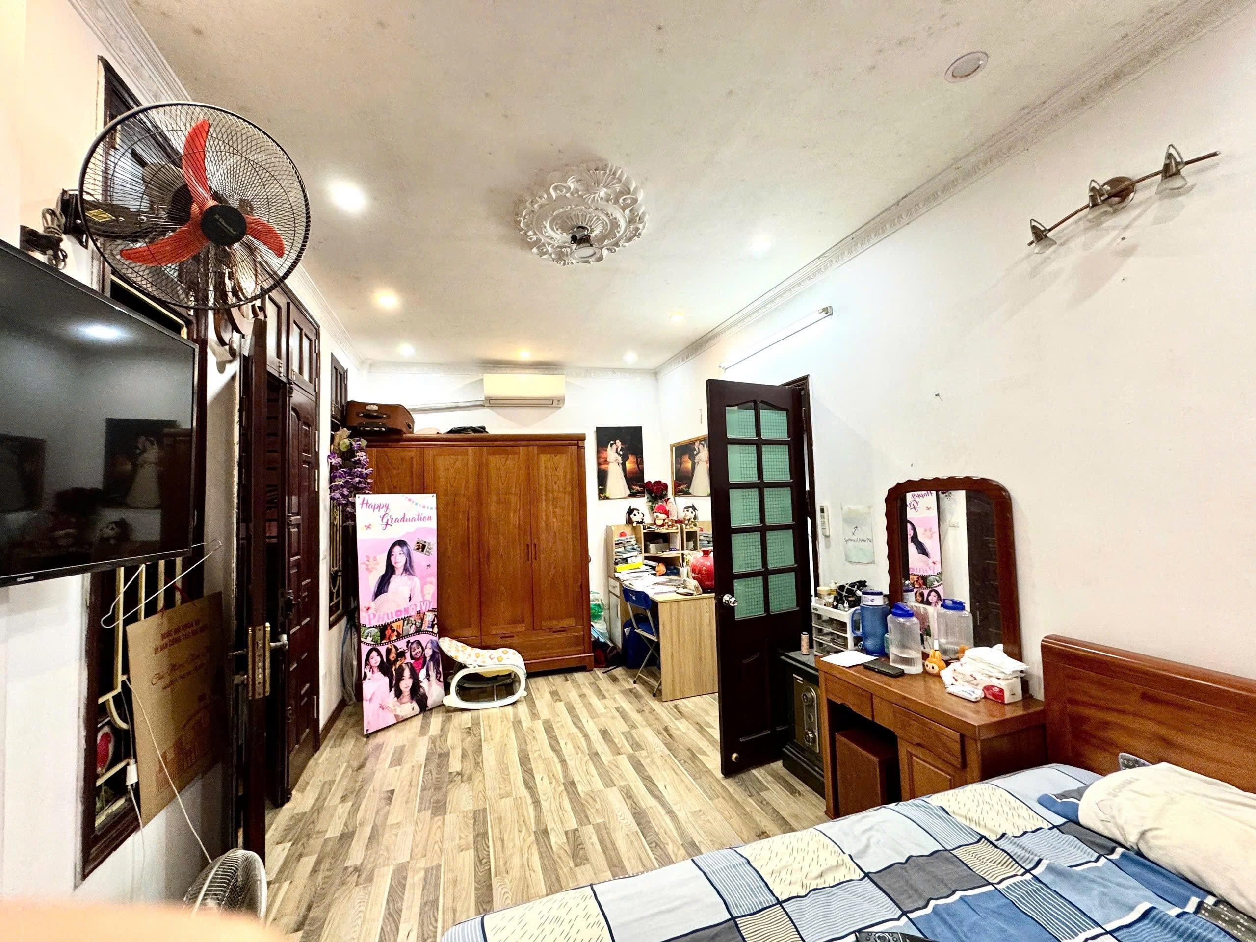 Bán Nhà Kim Ngưu 28m2. 4 tầng. mặt tiền 4.3m. giá 9.6 tỷ Hai Bà Trưng Hà Nội