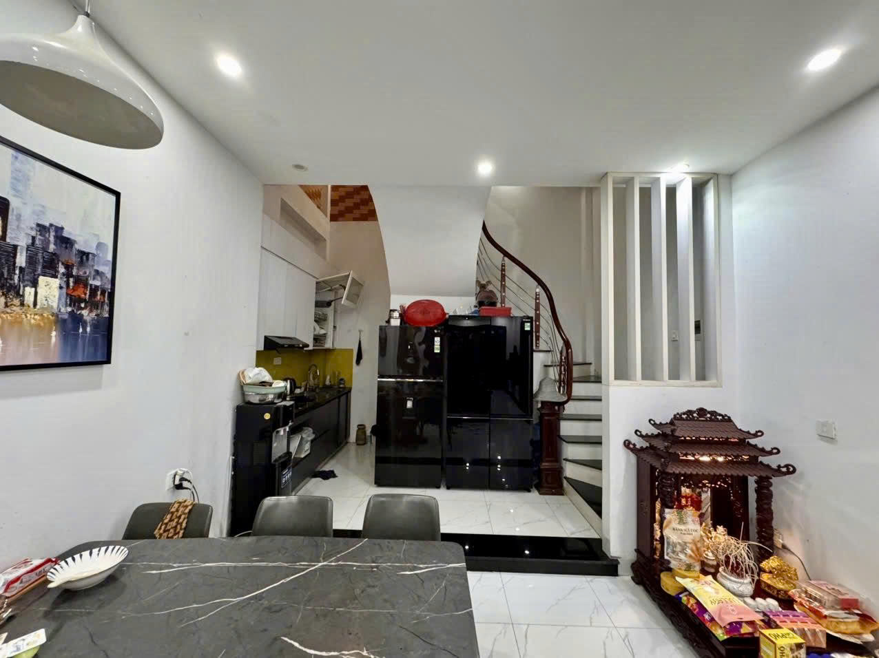 Bán Nhà Thổ Quan 50m2. 5 tầng. mặt tiền 3.8m. giá 17 tỷ Đống Đa Hà Nội