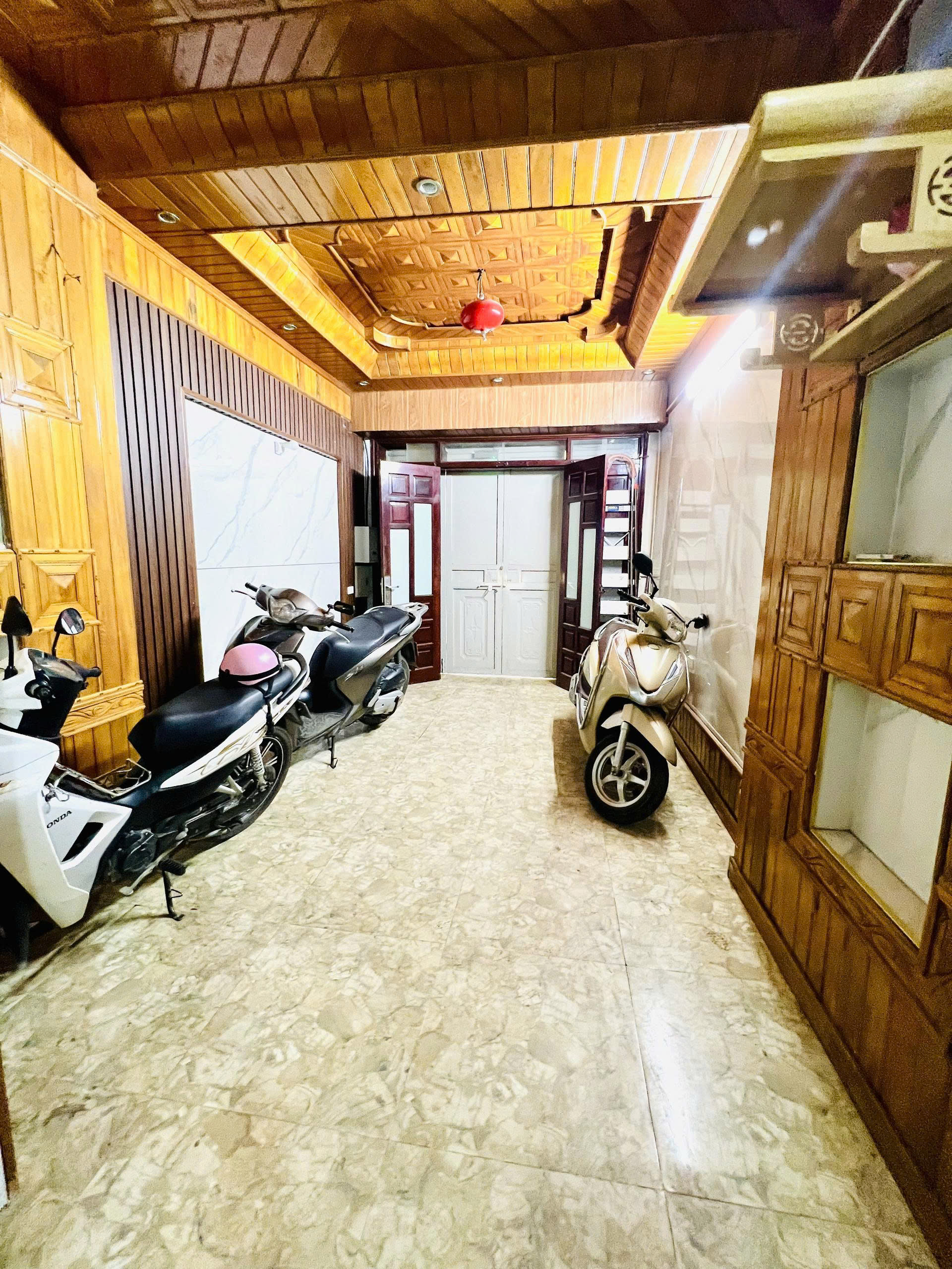 Bán Nhà Tân Mai 44m2.  5 tầng. mặt tiền 3.5m. giá 12.8 tỷ Hoàng Mai Hà Nội