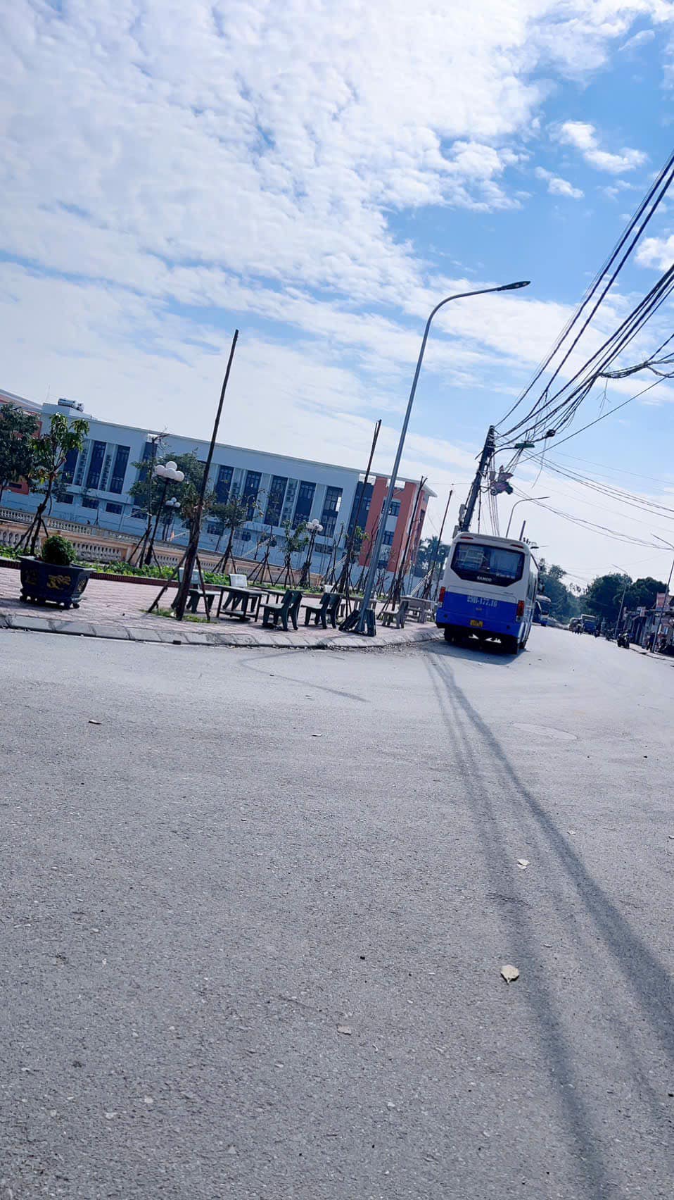 LÔ GÓC 2 MẶT TIỀN – ĐẤT ĐẸP THỌ ĐA, KIM NỖ  Full thổ cư – pháp lý rõ ràng Mặt tiền ~4m – nở hậu cực đẹp Ô tô vào đất – 2 mặt tiền thoáng