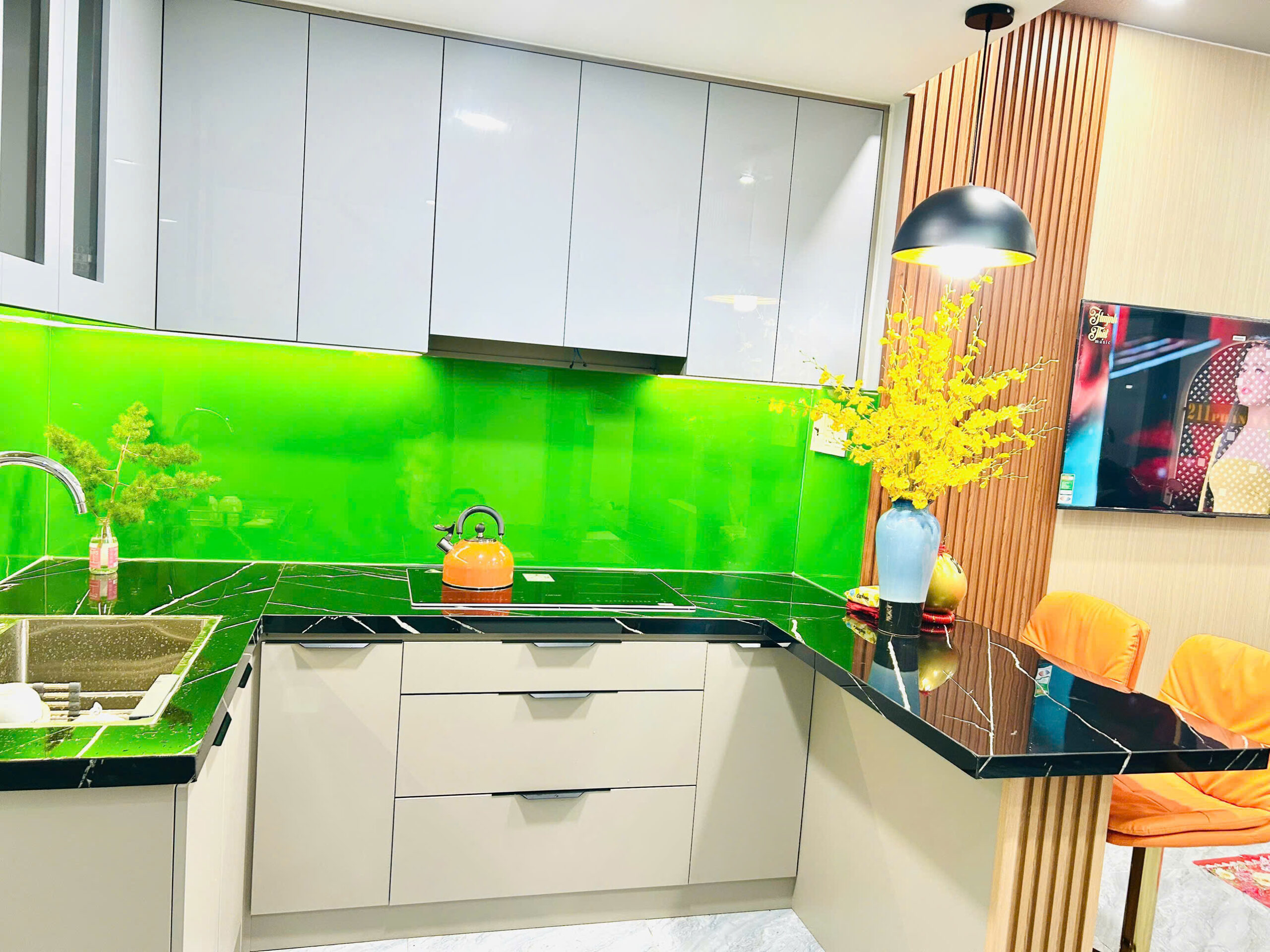 Nhà 2 tầng mới hẻm đường 2/4 Nha Trang, full nội thất cao cấp, gần Champa Island