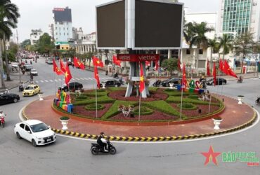 bán đất tặng nhà 2 tầng mặt lý bôn. gần 160m2, gần vincom