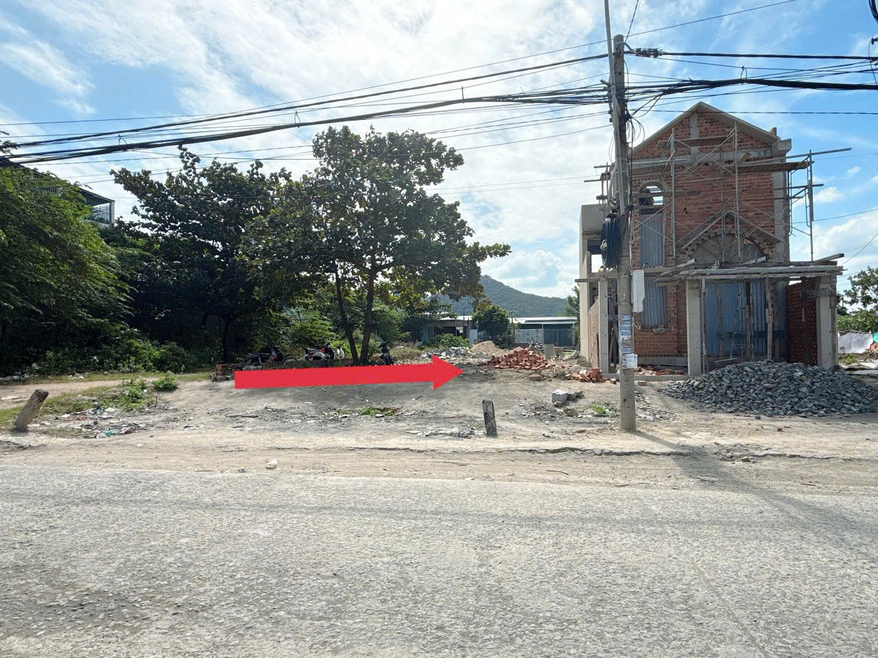 BÁN LÔ ĐẤT 2 MẶT TIỀN ĐƯỜNG MAI THỊ DÕNG, HÒN NGHÊ 1, TÂY NHA TRANG.