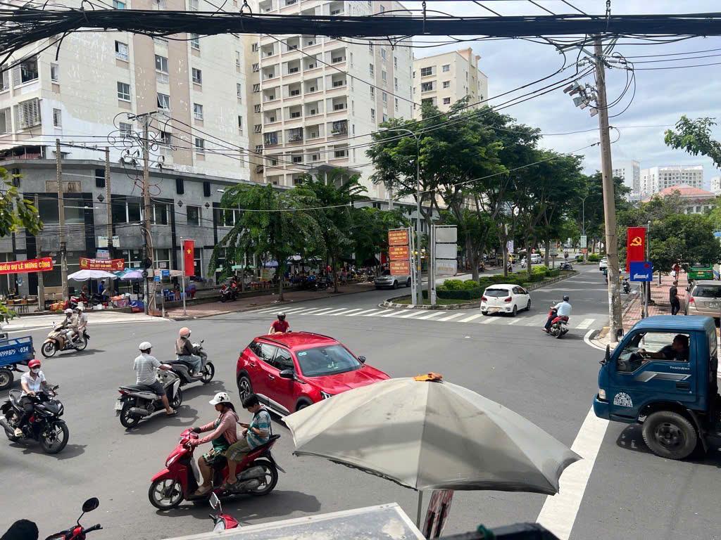 BÁN BIỆT THỰ 2 MẶT TIỀN PHÚ MỸ HƯNG – TÂN MỸ QUẬN 7 – CHÍNH CHỦ: GIANG GIANG: 093.86.76.685