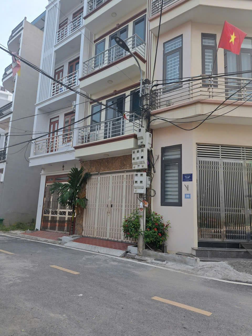 BÁN NHÀ PHÂN LÔ HÀ NỘI-60M-4,5 TẦNG-5 NGỦ- GIÁ CHỈ 9,x TỶ