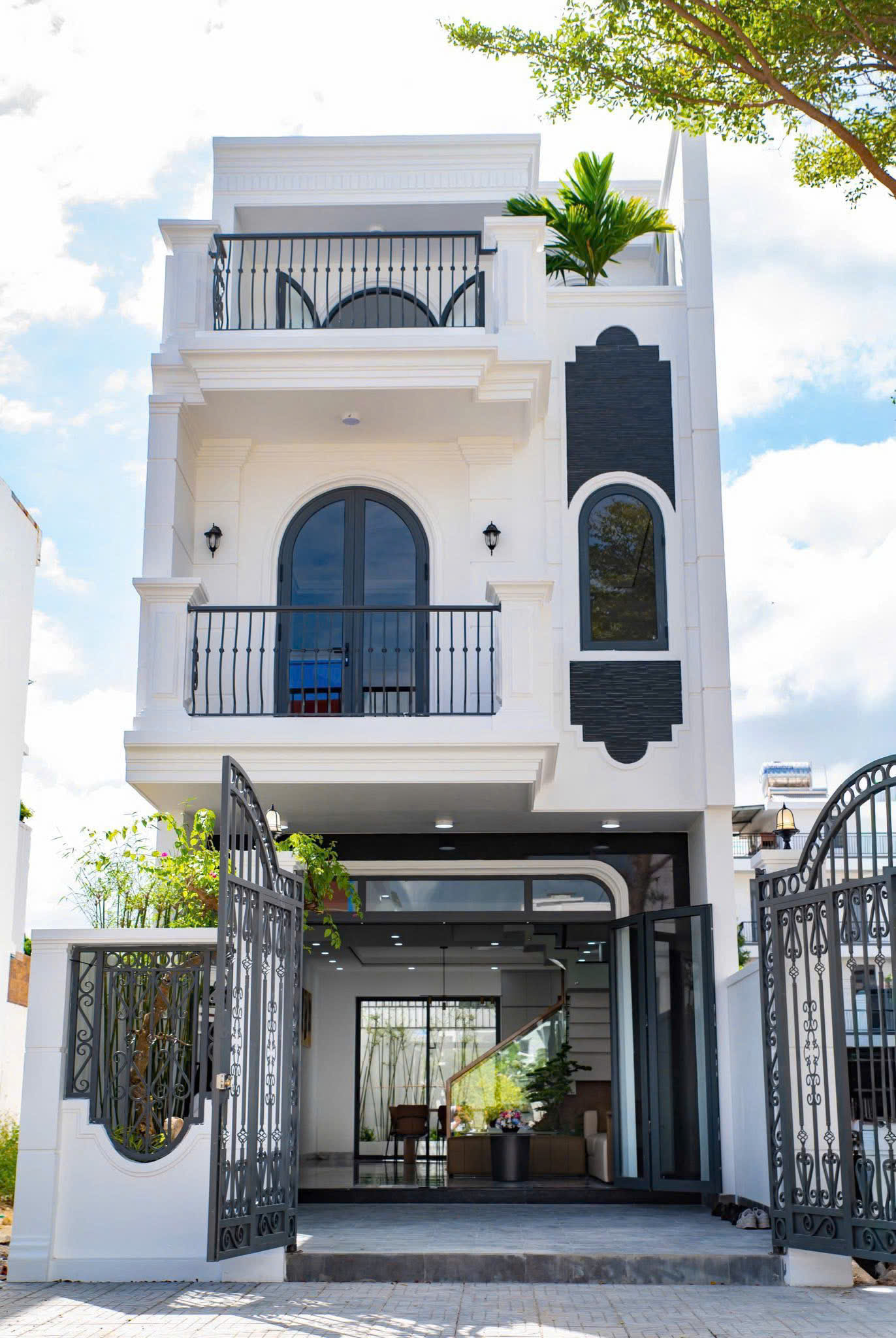 BÁN NHÀ ĐẸP PHONG CÁCH HIỆN ĐẠI NGAY KĐT MỸ GIA GÓI 4, THÁI XUÂN, NHA TRANG. ZÁ 9TY450