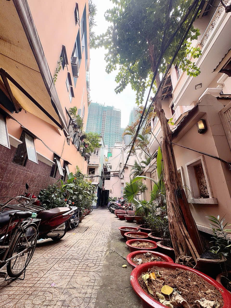 CHÍNH CHỦ XƯA BÁN NHÀ 2 TẦNG CŨ- MẶT TIỀN HXH Đ.CÔ GIANG, QUẬN 1- NGANG LỚN 5,7M*16M VUÔNG VỨC- DÒNG TIỀN 30TR/TH- 0938676685 GIANG GIANG GẶP CHỦ