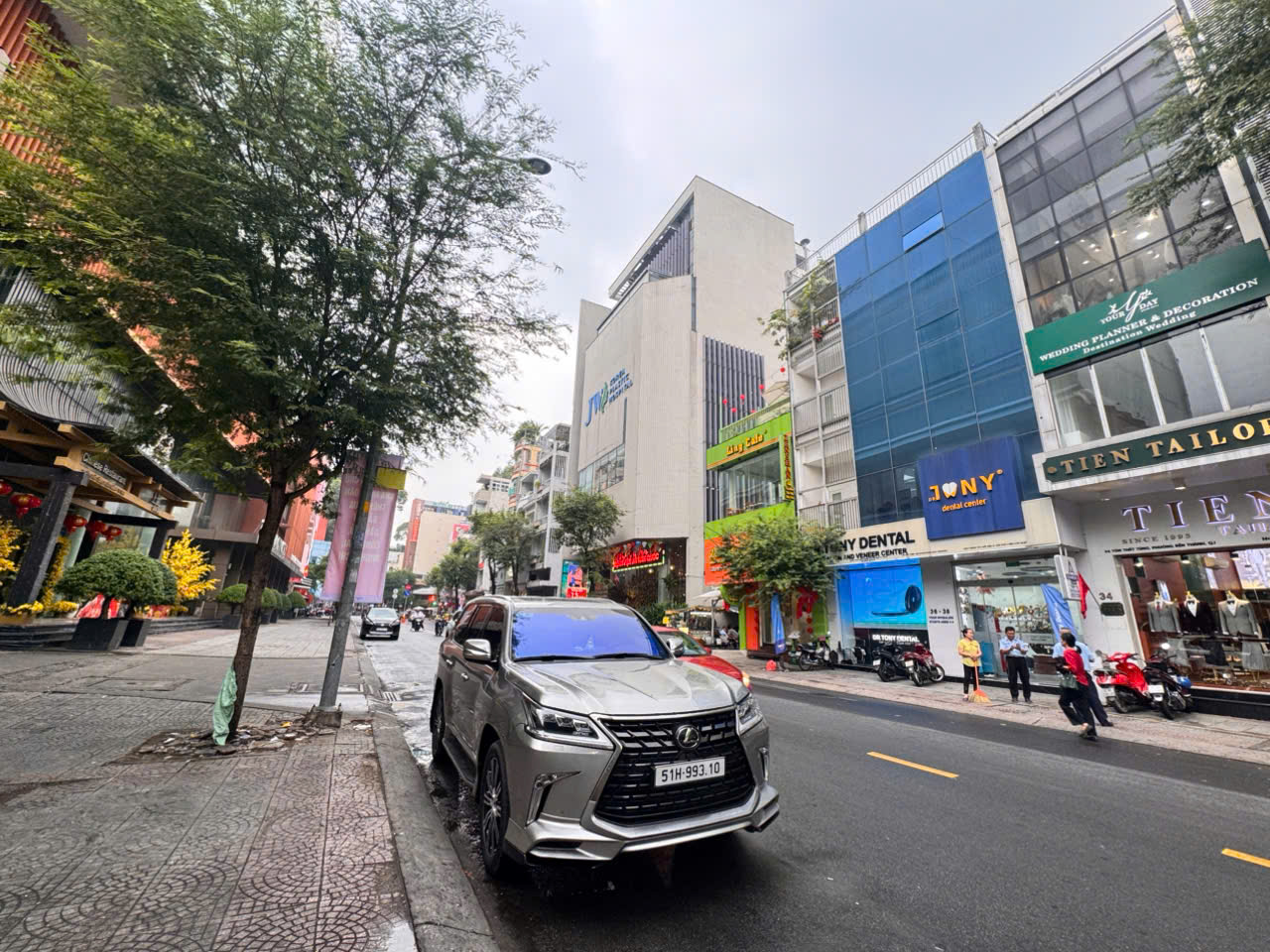 BÁN NHÀ 36 & 38 TÔN THẤT TÙNG, QUẬN 1- NGANG LỚN 8M*20M- DÒNG TIỀN ĐỀU 200TR/TH- 0938676685 GIANG GIANG- VỊ TRÍ SIÊU VIP HIẾM