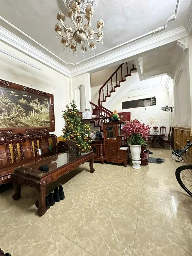 NHÀ DÂN XÂY  – LÕI ĐỐNG ĐA – TRƯỚC NHÀ 3M – MẶT TIỀN ĐẸP, PHỐ YÊN LÃNG 47m2 x MT 4m x GIÁ 13,8 TỶ