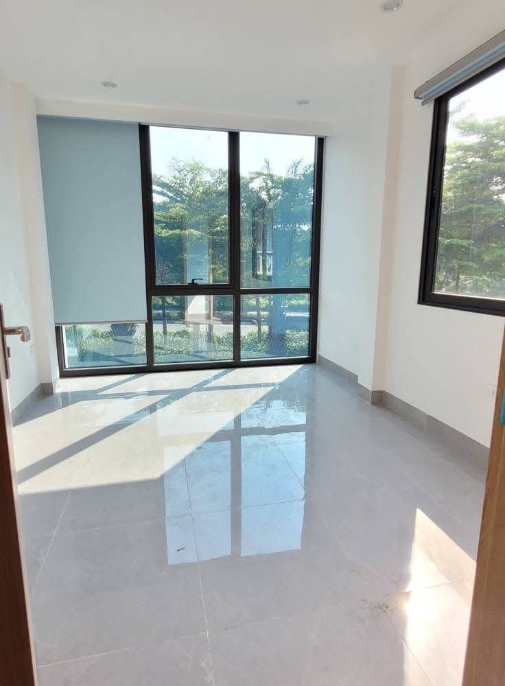 bán nhà mặt đường bưởi ba đình 25m x6 tầng 12,3 tỷ lô góc,vỉa hè