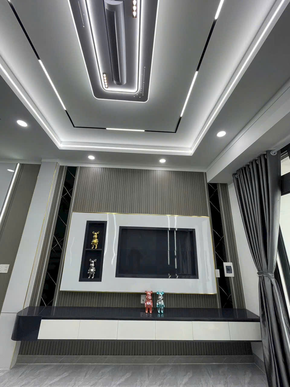 Bán nhà ĐẸP 2 Tầng P.Biên Hòa,đường nhựa 2 ô tô,nội thất đầy đủ,dọn vào ở ngay