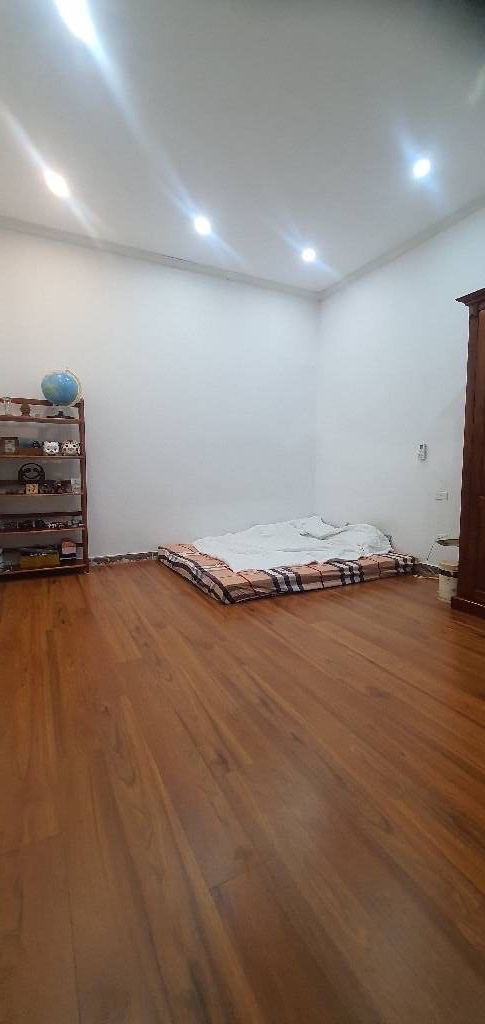 bán nhà kim mã 40m x4 tầng 7,4 tỷ ngõ rộng,thoáng,gần phố,dân xây