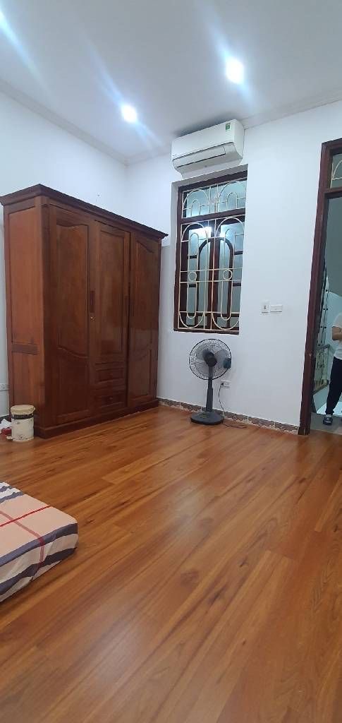 bán nhà kim mã 40m x4 tầng 7,4 tỷ ngõ rộng,thoáng,gần phố,dân xây