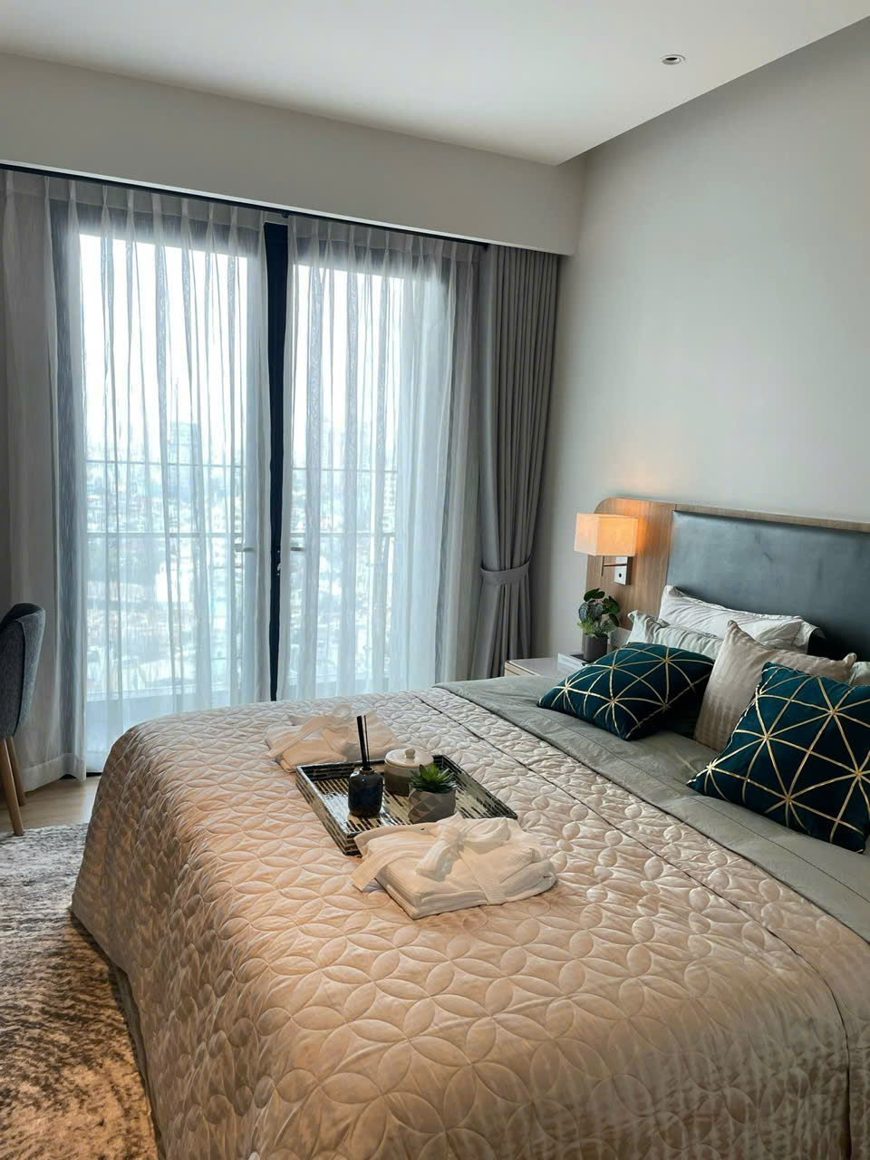 BÁN CĂN HỘ ZENNITY – 3PN FULL NỘI THẤT – ĐANG CÓ HĐ THUÊ 38 TRIỆU/THÁNG