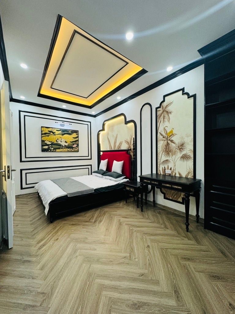 bán nhà phó đức chính 32m x5 tầng x mặt tiền 5m- 12,86 tỷ 10m ra phố,full nội thất