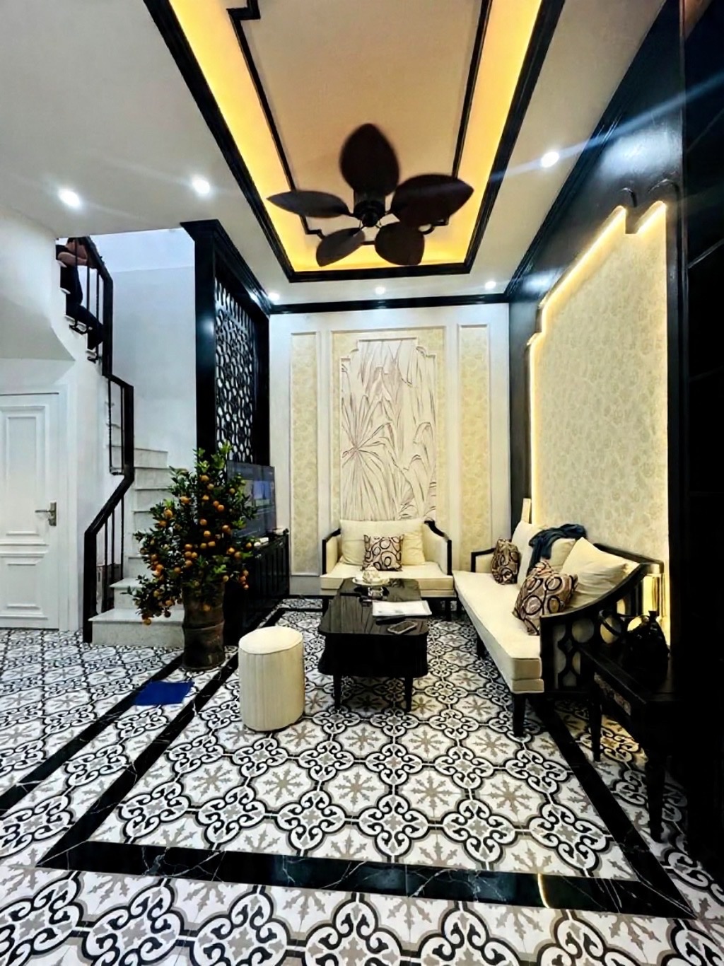 bán nhà phó đức chính 32m x5 tầng x mặt tiền 5m- 12,86 tỷ 10m ra phố,full nội thất