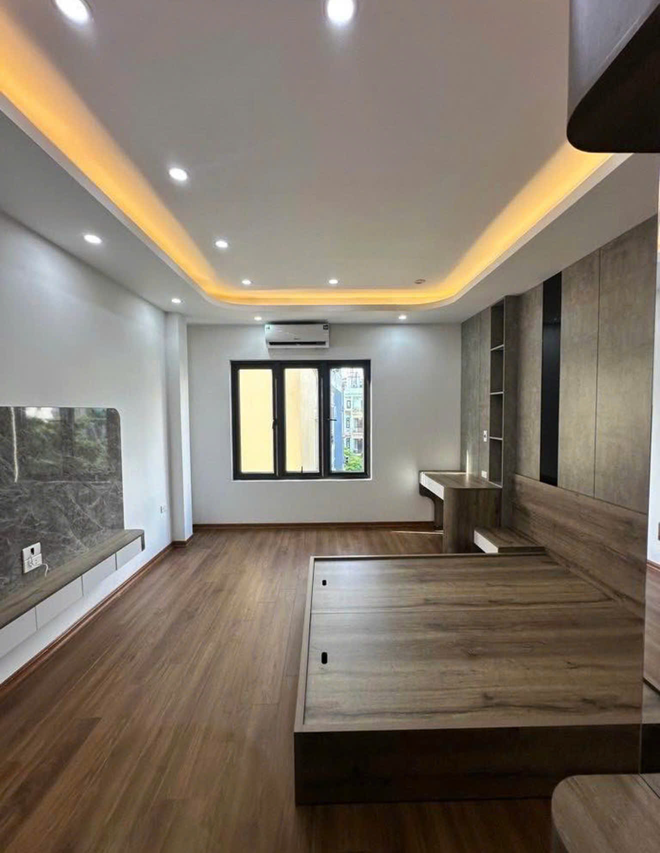 Bán nhà có 102 phố Phan Đình Giót, Nhà Đẹp chỉ việc sách vali vào ở 45m²  Giá 9,1 Tỷ