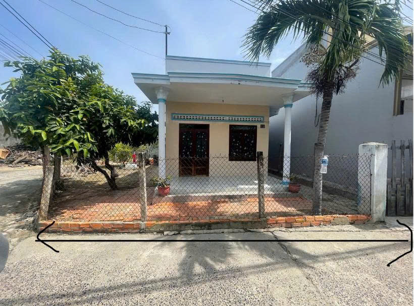 Bán đất tặng nhà, sổ hồng riêng tại đường Trần Quý Cáp, Thị trấn Liên Hương – giá tốt.