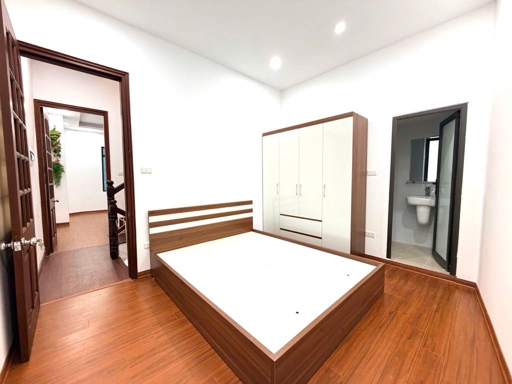 phan kế bính 50m x5 tầng x mặt tiền 5m2 giá 13,9 tỷ- 2 thoáng,gần phố